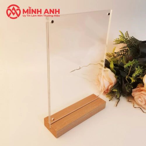 Tent Card Mica Đế Gỗ Khổ A6